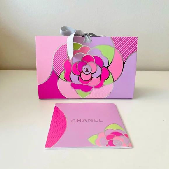 CHANEL Gift Bag Limited Edition w/ ribbon,tissue paper, camilla charm - Picture 3 of 10